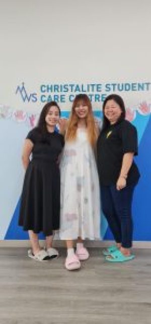 Winnie-third-from-left-and-current-teachers-140x300